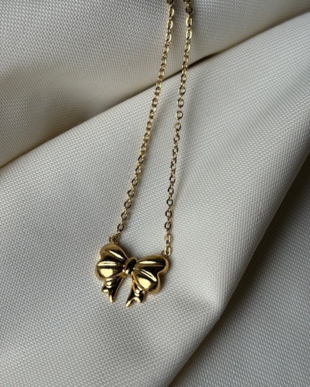 Bow Necklace