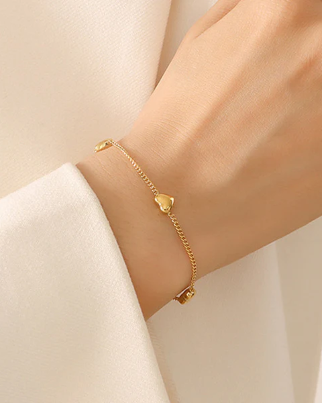 Anti Tarnish Heart themed Bracelet - Image 2